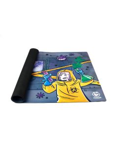 Tapete de neopreno, modelo Virus para proteger tu mesa y tus cartas.